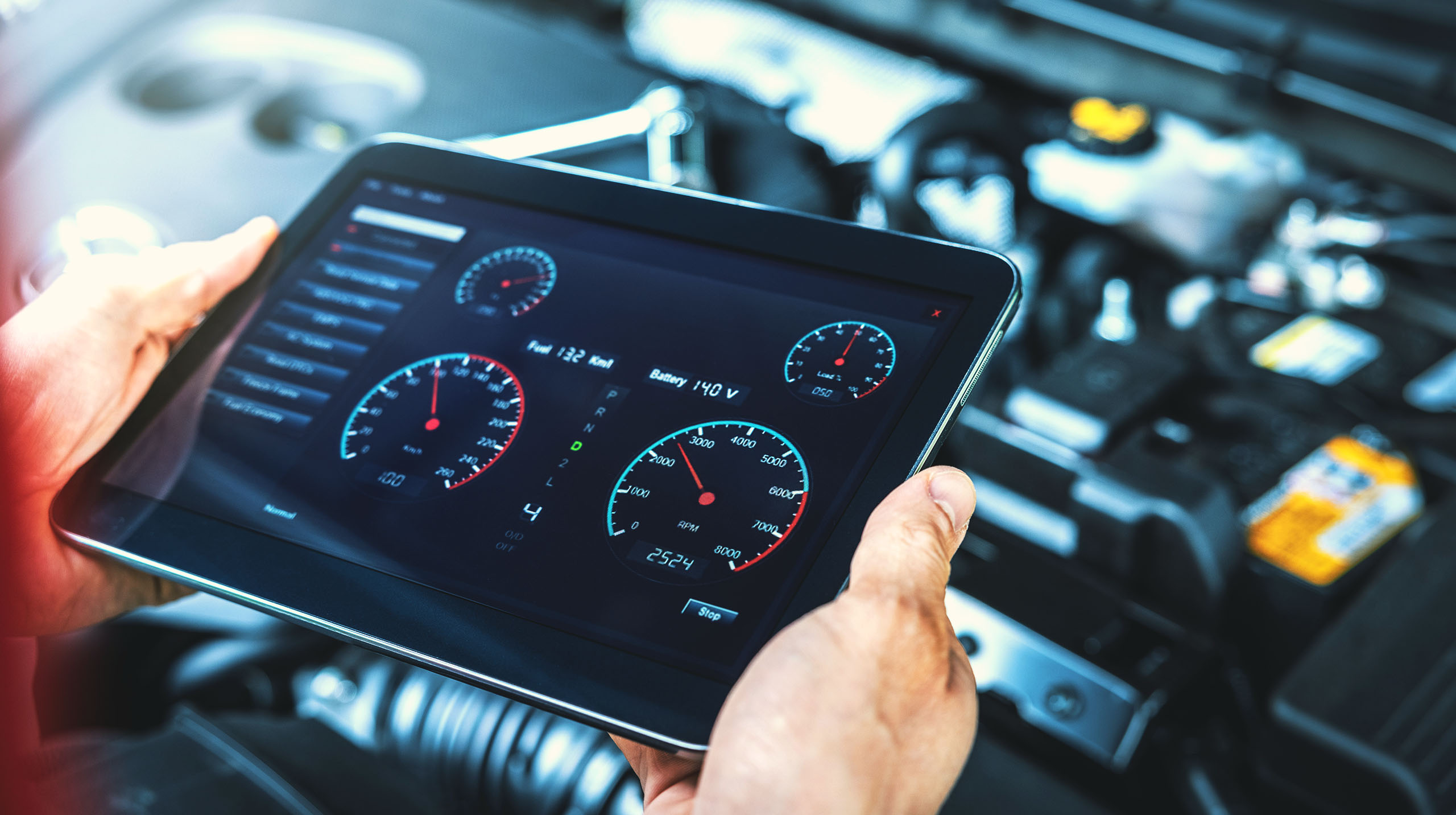 燃費テストは、対象車ごとに実走行する時にできるだけ近いエンジン条件を試験室で再現し、その際の燃料消費量を測定するテスト。 ただし、基準に適合するまで商品の改善、燃費テストを繰り返し行うことになる。